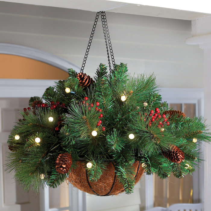 Cordless Lighted Wreaths and Greenery Tips From Town